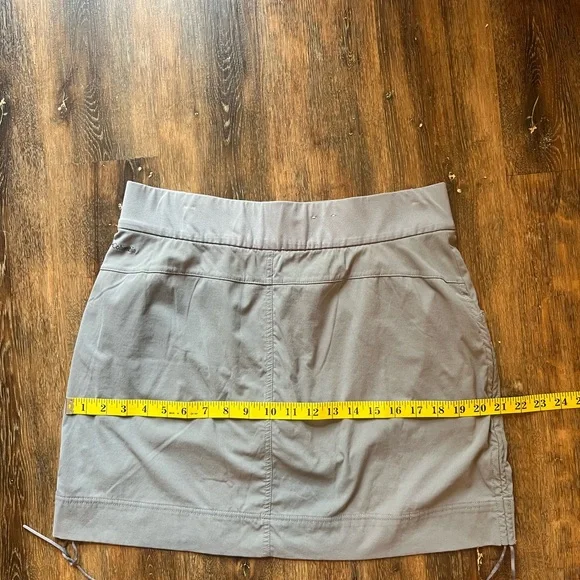Columbia Hiking Skort, Size Large - Picture 6 of 6